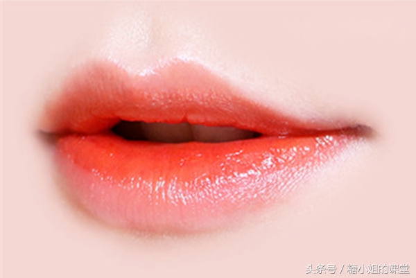 一到夏天各大品牌方粑粑竟出了这么多唇釉！选择困难表示很难过！