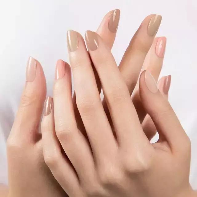 显白的指甲油色适合黄皮,豆嫂指甲油什么色号显白