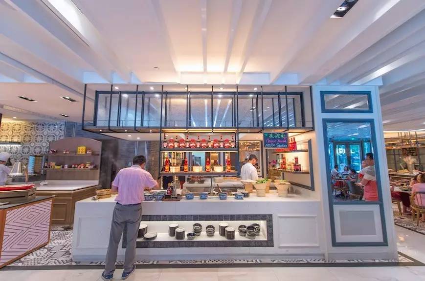 一天吃四五顿饭不长肉才怪,一天吃四顿不胖都不行