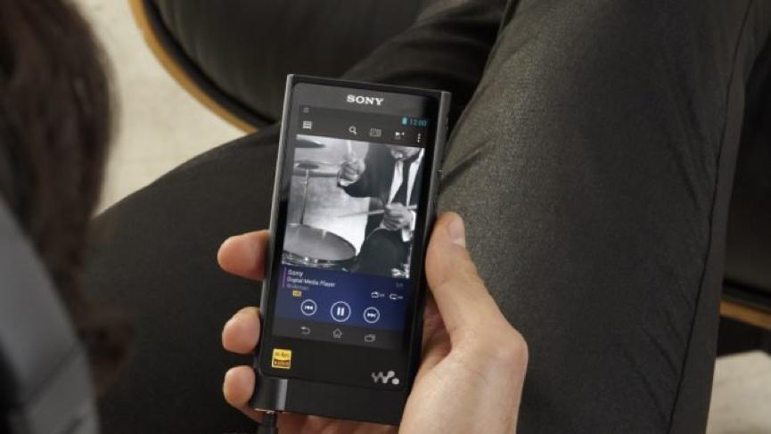 索尼魅蓝推情怀FLOW耳机，激起吴亦凡袁隆平飙英语