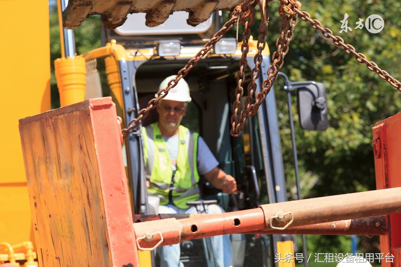 2022年挖机驾驶员工资排行榜,今年挖机司机工资多少钱