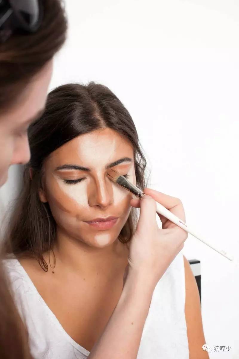 明星皮肤真的不长痘吗,脸上不长痘