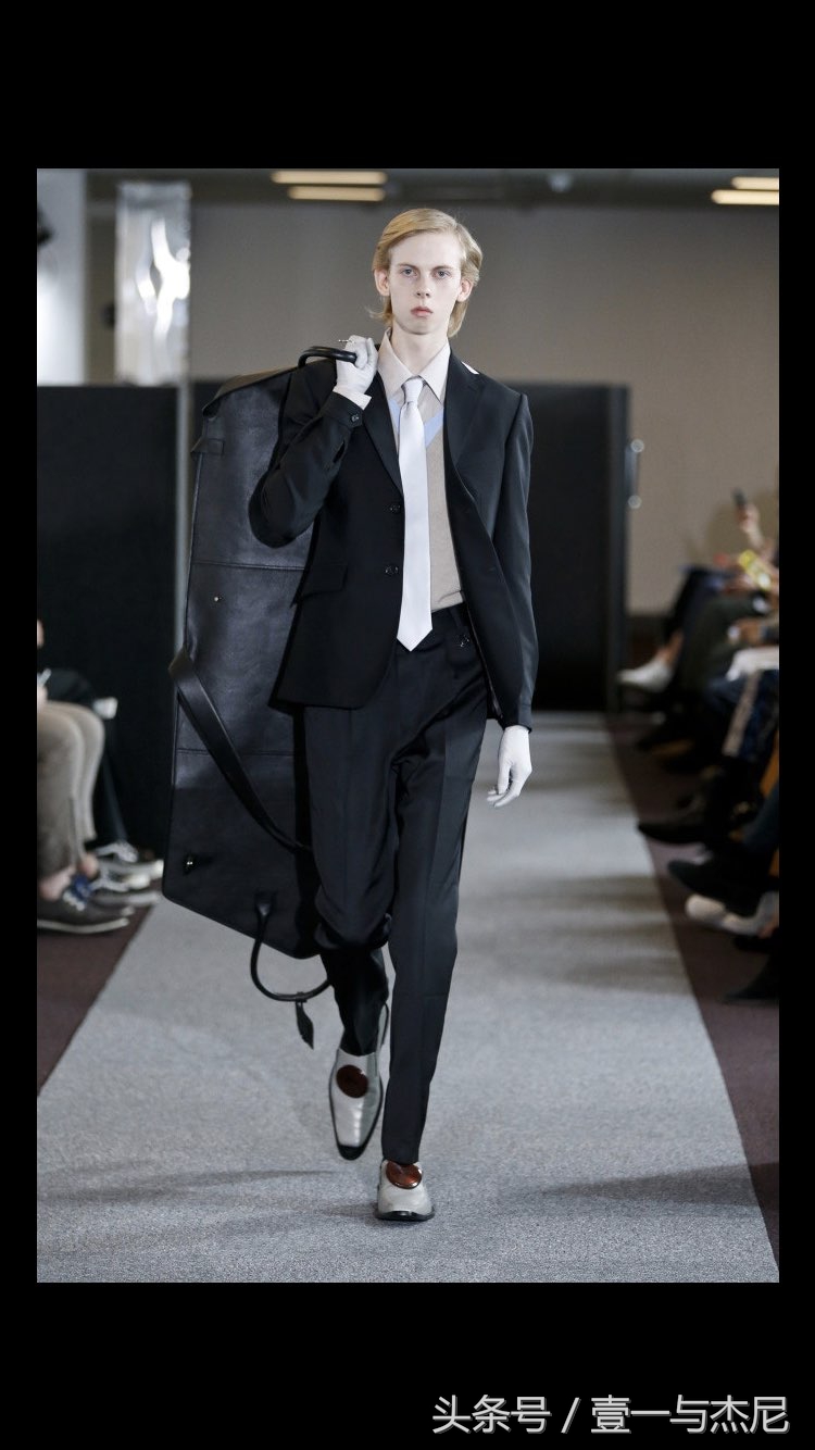 2018男装时尚趋势｜外卖，地勤，地铁司机，将引领国际时尚