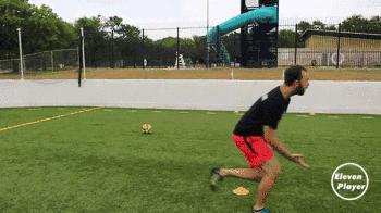 足球中场大师控球过人技巧,足球大师的停球技巧