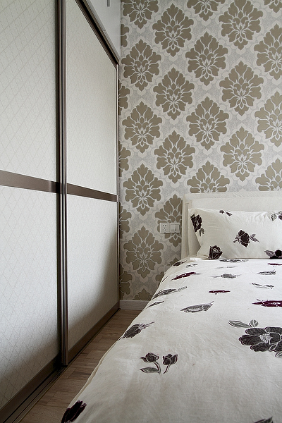 武汉老园艺师为讨好老伴,毅然把卧室窗台巧变花园式榻榻米!