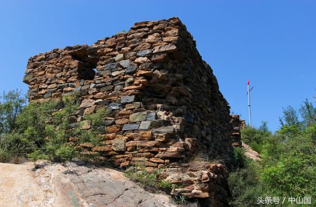 石家庄平山山顶日军碉堡群,太行山战场遗址