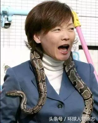 前景不利,后院失火,最近安倍过得很闹心,都是因为这两个女人