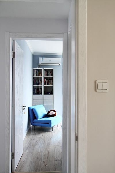 武汉老园艺师为讨好老伴,毅然把卧室窗台巧变花园式榻榻米!