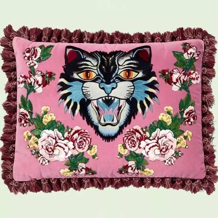 gucci需要大一码吗,gucci包插画