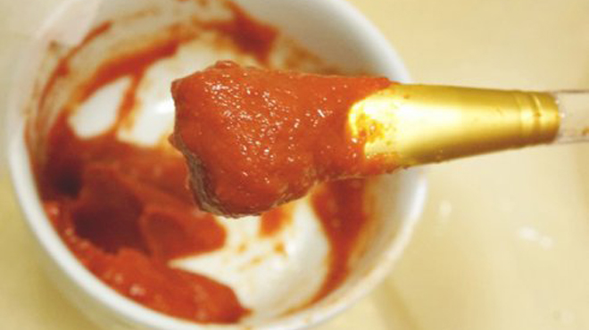 夏季晒黑了不用怕厨房里这一食物加水擦一擦就能白回来还能淡化色斑、紧致肌肤