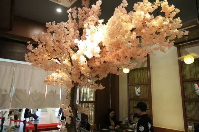 不得了！火影忍者鸣人最爱的正版一楽拉面空降乐峰广场~还有忍者拉面套餐等你来战！