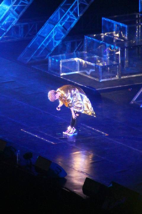 他很活泼可爱用英语怎么说,他很乖巧很文静英语