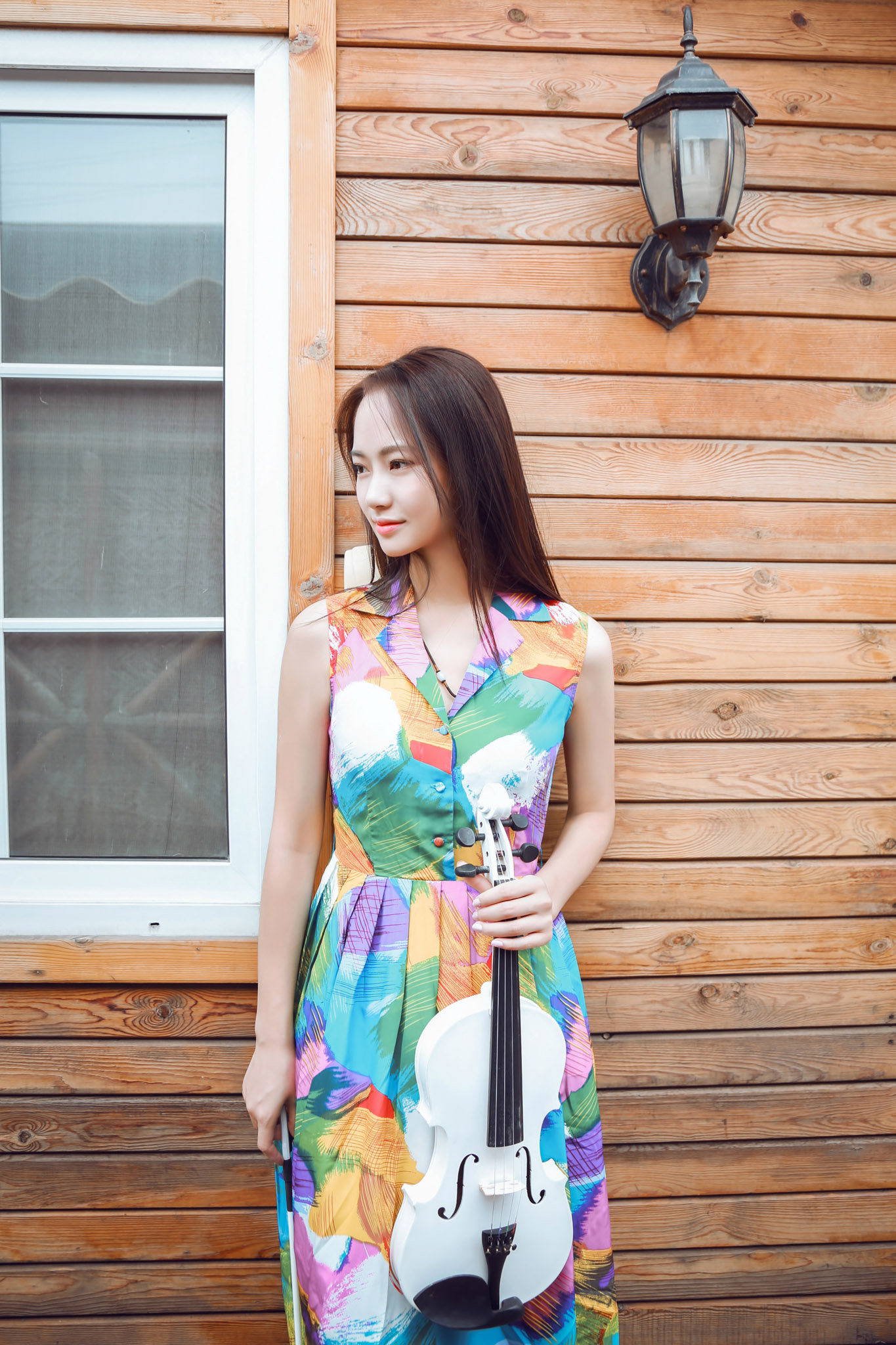 围屋里的小姑娘,木屋里的小姑娘