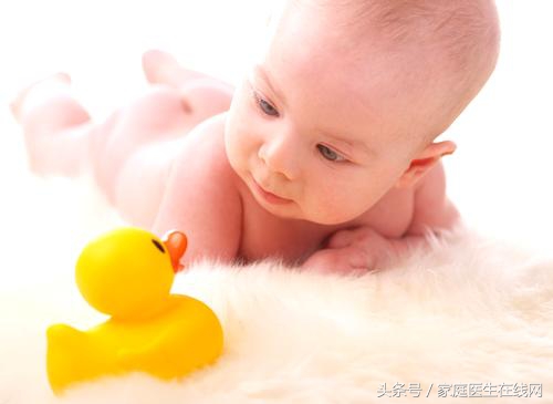 婆婆说纸尿裤用便宜的就好,孩子用尿布好还是纸尿裤好