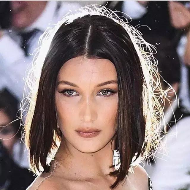 头发特别干枯毛躁软塌怎么办,夏天头发干枯毛躁怎么办