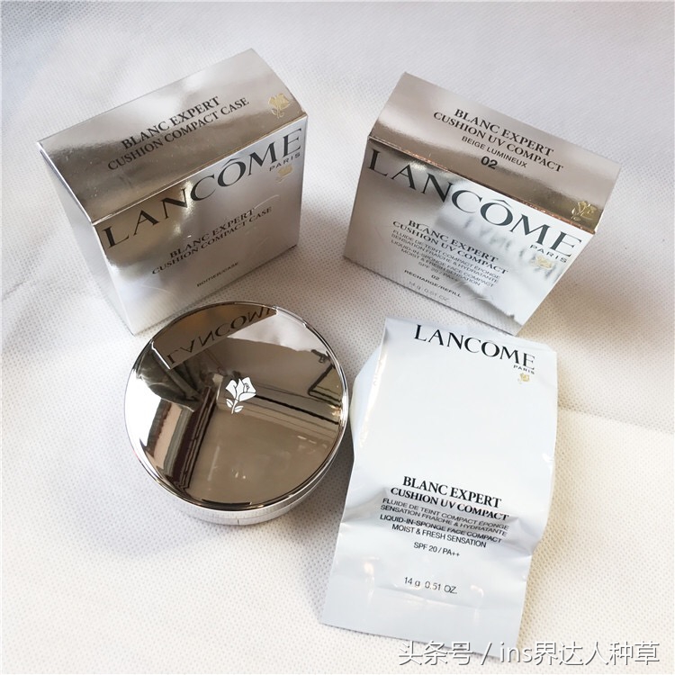 24岁昆凌的包里都有什么化妆品？网友：现在一看就是妈妈的包