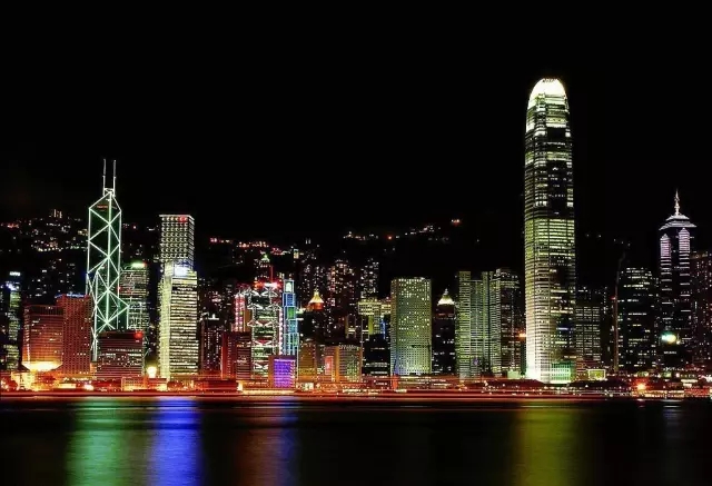 大陆人去香港维多利亚港的夜景,香港维多利亚港夜景与音乐