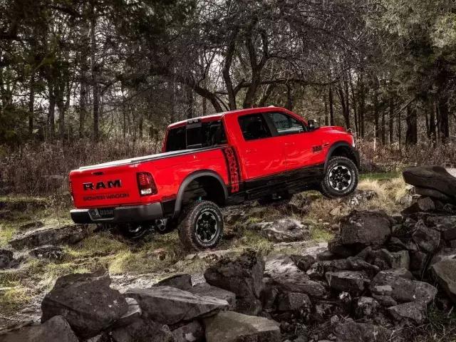 jeep牧马人泥泞越野实拍,jeep牧马人越野最震撼视频