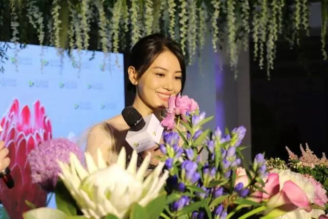 千亿鲜花市场借助即时零售再进化,千亿市场上的鲜花电商