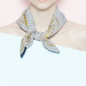 爱马仕丝巾旧款打折,爱马仕丝巾向女王致敬特别款