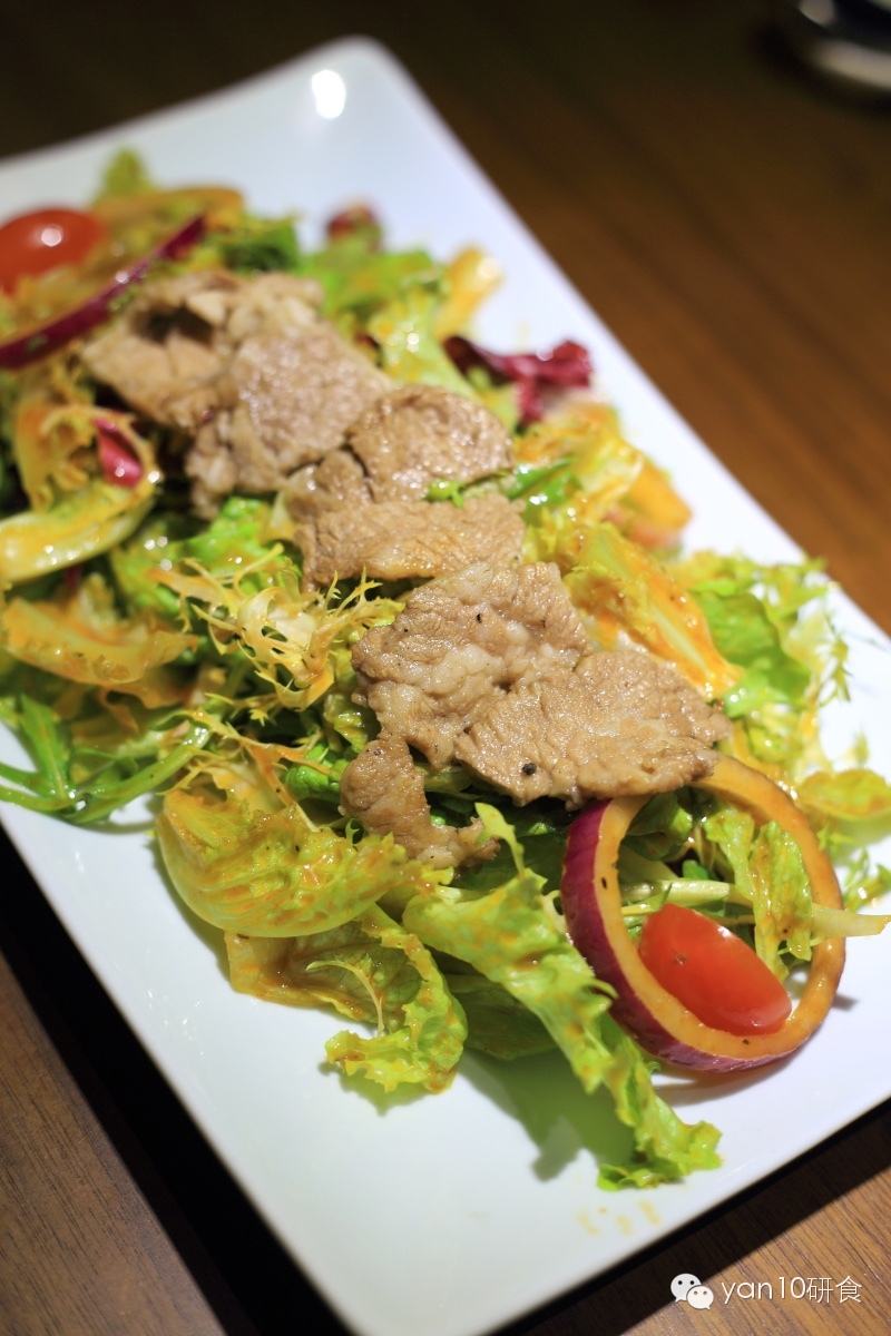 首尔必吃韩牛,逛吃中韩街火爆