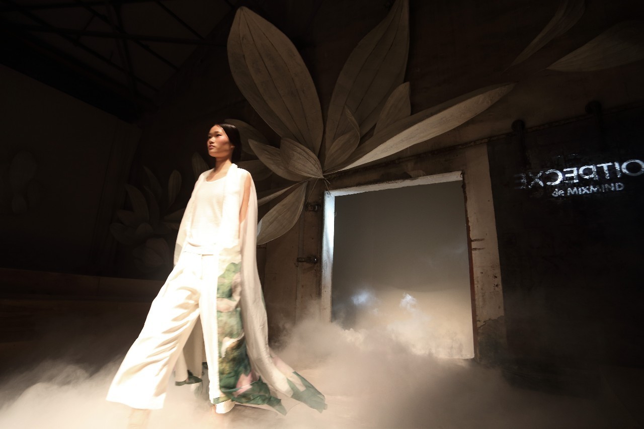 误入凡尘的时装秀,穿越到古代时装表演