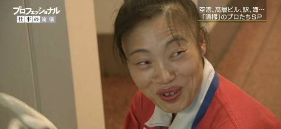 她是一位中国大妈，却带领着700个日本人，扫出了全球最干净机场「精益学堂」2017-7-14第895期