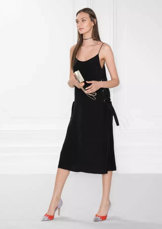 别不好意思美过新娘丨这些在婚礼赚尽眼球的裙子居然只花你两顿饭的钱？