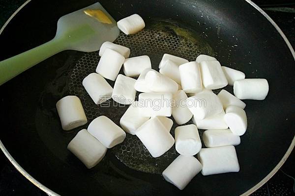 蔓越莓牛轧糖,蔓越莓牛轧糖紫色