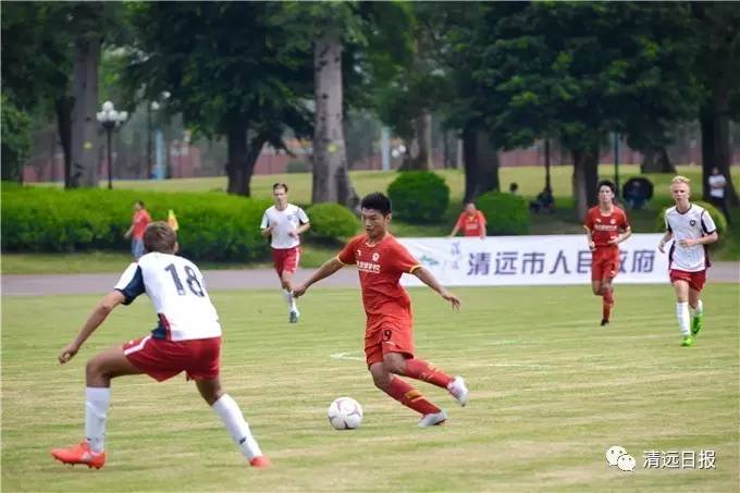 波兰小鲜肉对决清远足球小子!不好意思,第一场揭幕赛我们赢了
