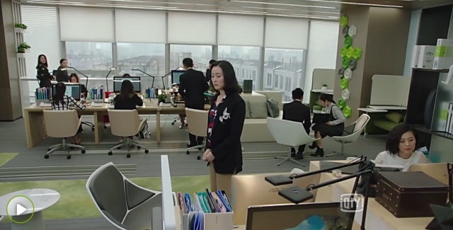 看《我的前半生》，别光关注第三者和男神，有时间看看里面的那些灯啊喂