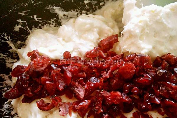 蔓越莓牛轧糖,蔓越莓牛轧糖紫色