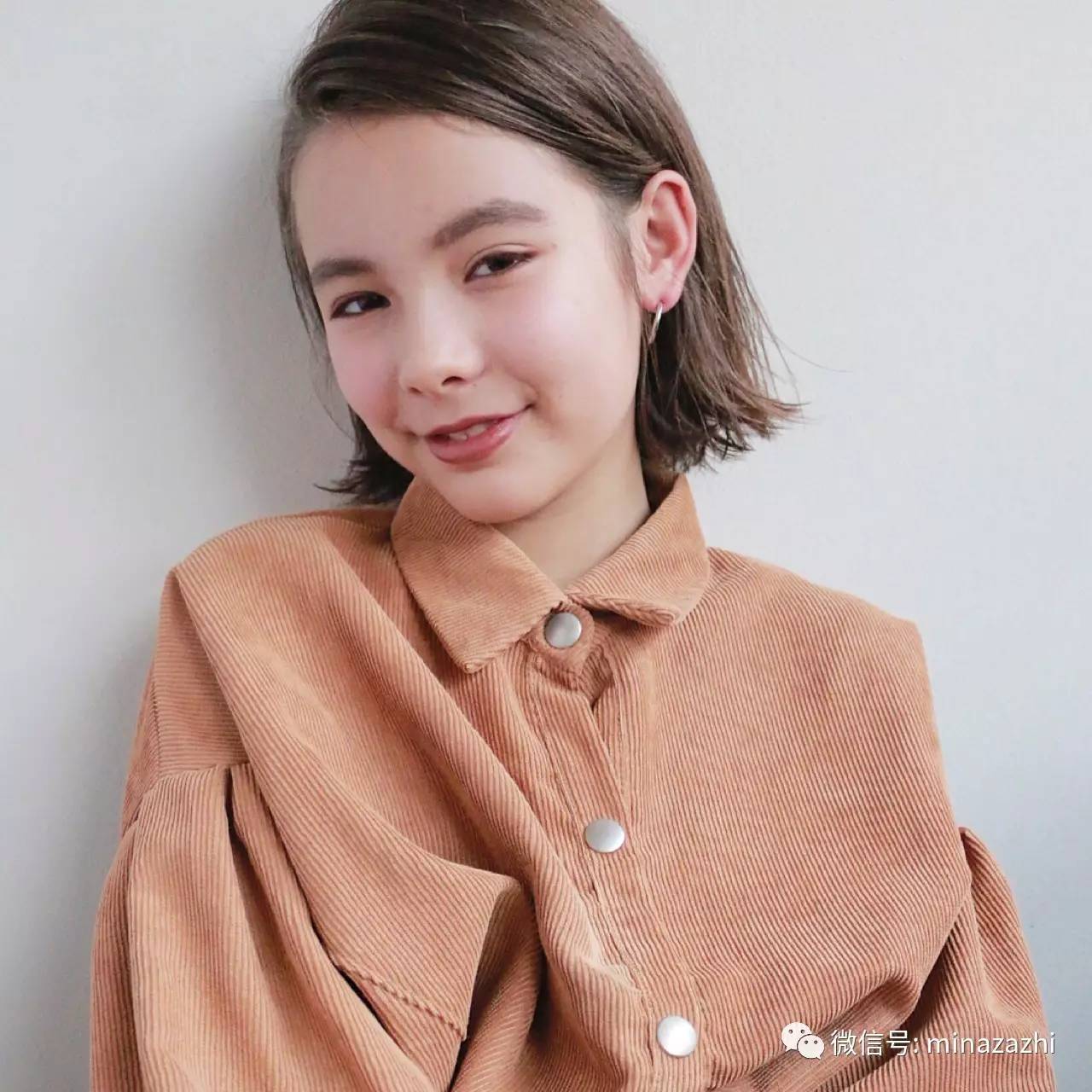 2022年最流行的发型长直发瓜子脸,2021年最流行的高颧骨发型中长发