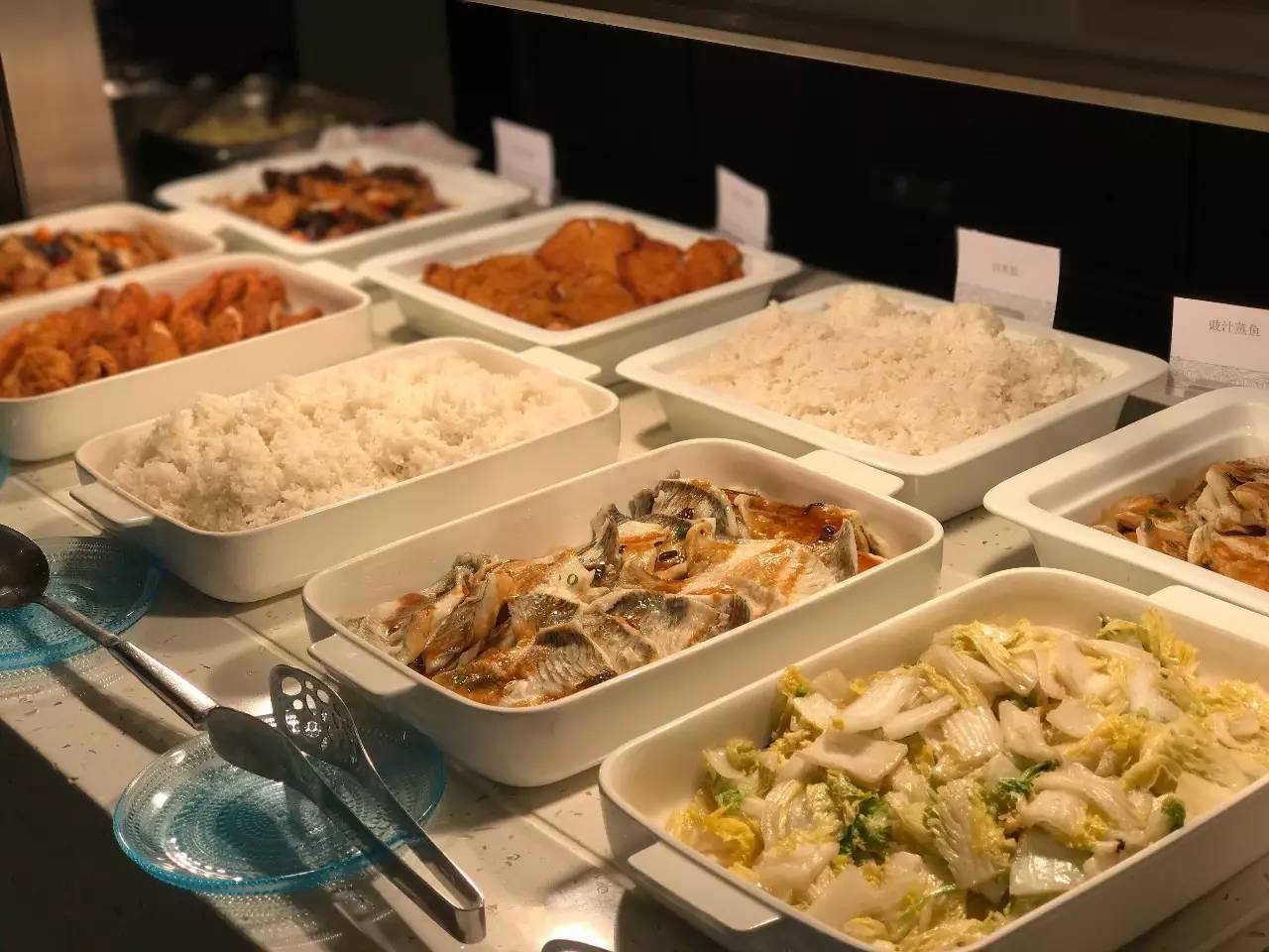 我生活在妙不可言的等待中,我们的生活在妙不可言的等待中