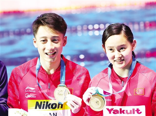 女子没吃早餐体内1000多颗结石,沈阳女子身体里取出400颗结石