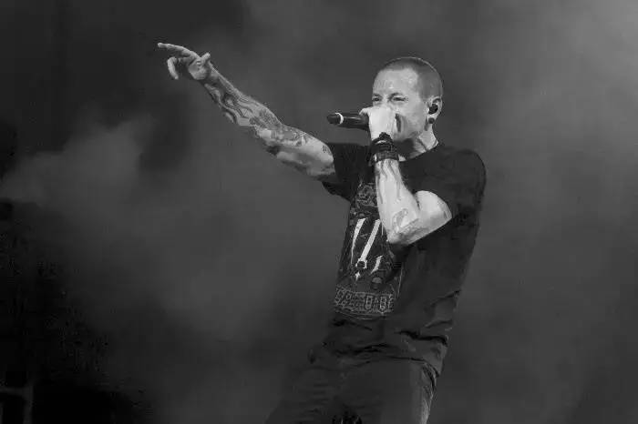 linkinpark主唱童年经历,回忆杀合拍版