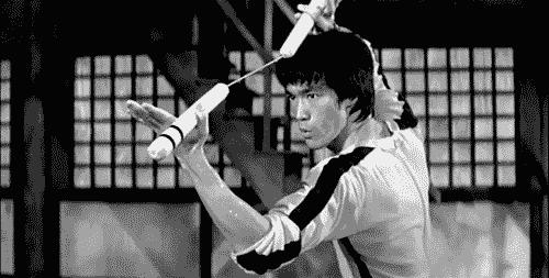 还完周星驰的电影票，我们该向他的启蒙偶像致敬了