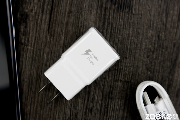 三星s7edge曜岩黑还是星钻黑好看,三星s7edge银色实拍图