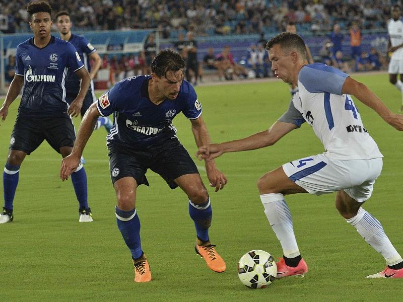 穆里略打国王杯,国米2:0击败穆里尼奥