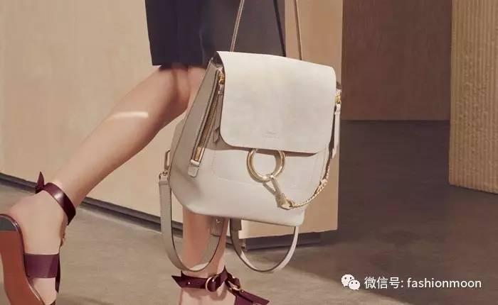 夏天适合背双肩包吗,夏天背双肩包还是斜挎包好看