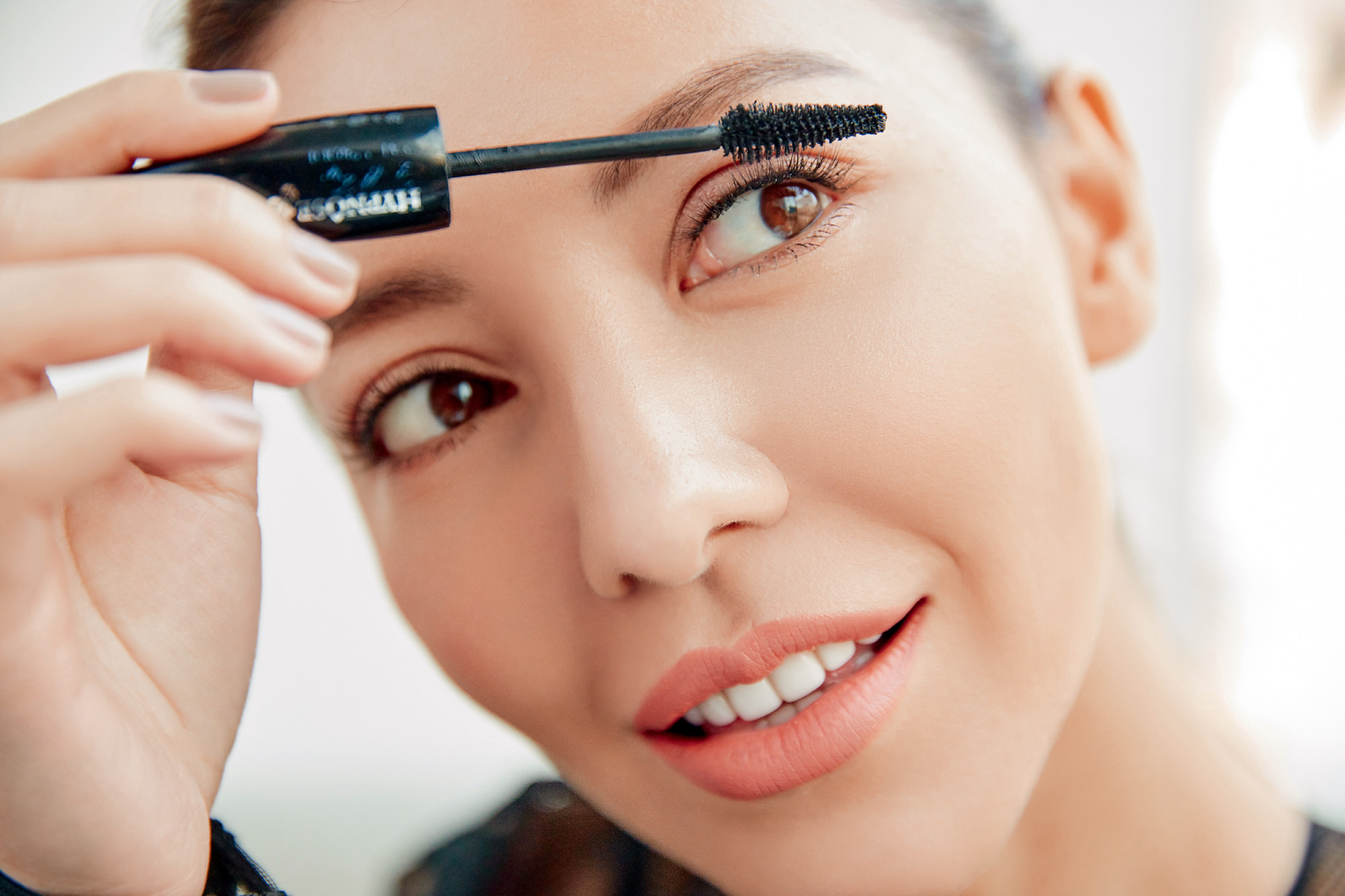 天气太热脱妆怎么补妆好看,天气热化妆后应该怎样避免脱妆