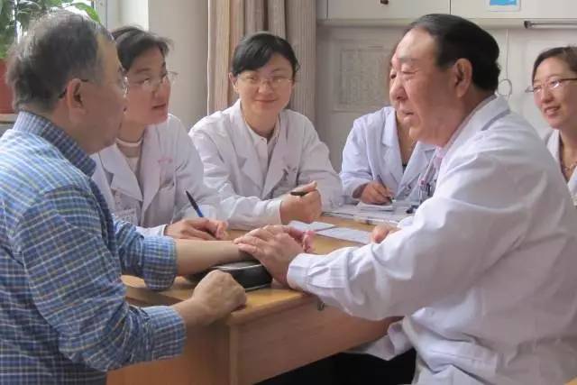 独辟新径创“浊毒”医精德高惠世人走进国医大师李佃贵