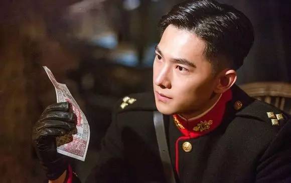 潮流咖|这件让半个娱乐圈沉迷的军装,再没一件你就过时啦!