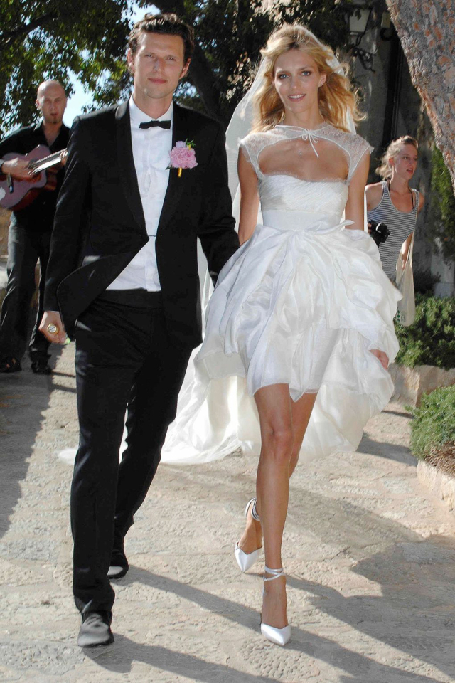 悦型格｜超模的婚纱都长什么样？她们嫁给了谁？