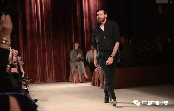 是什么让人如此着迷,是什么让人们如此热爱足球