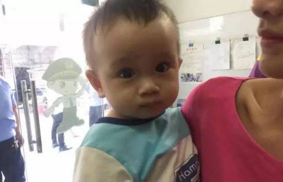 一岁男婴被遗弃,一名男婴被遗弃