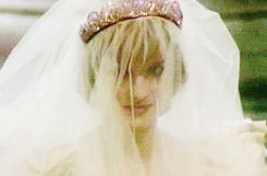 论洗白渣男，我只服死要面子的英国王室