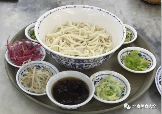 这才是北京人最正宗的炸酱面馆,北京天桥老北京炸酱面馆