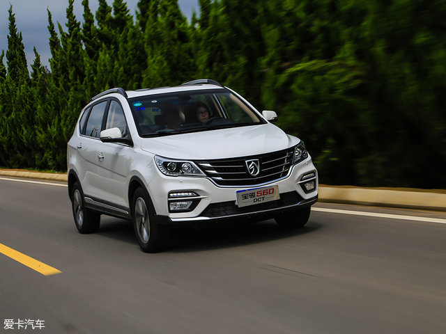 宝骏5602015手动舒适型驾驶体验,宝骏560驾驶功能键视频讲解