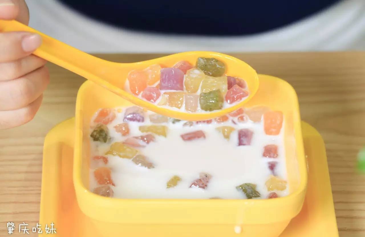 肇庆骑楼街的糖水店,肇庆端州菠萝糖水